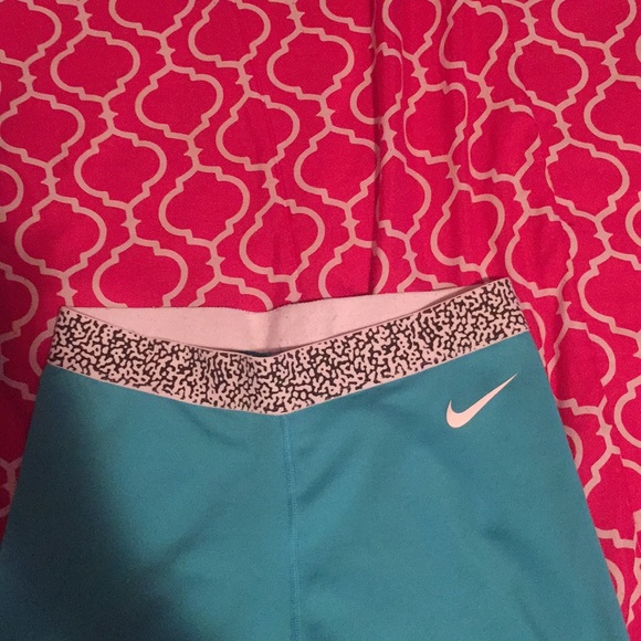 Nike leggings - Picture 2 of 6